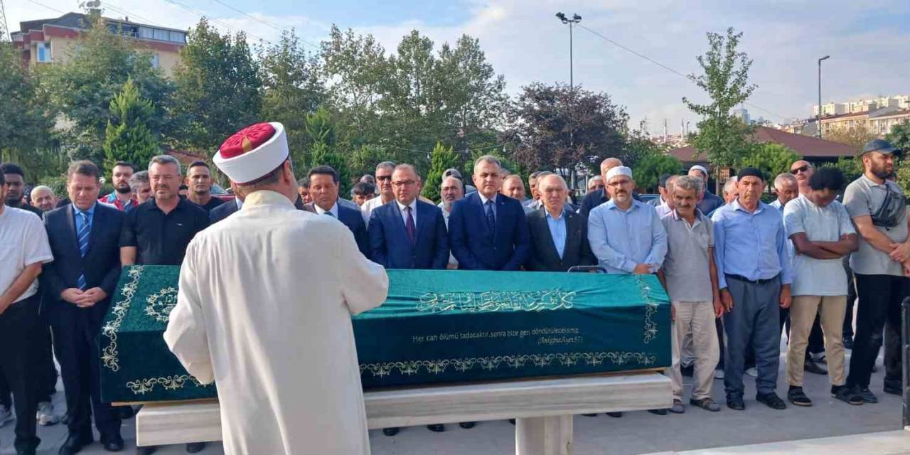 Metrobüs Kazasında Hayatını Kaybeden Ferhat Uçar Son Yolculuğuna Uğurlandı