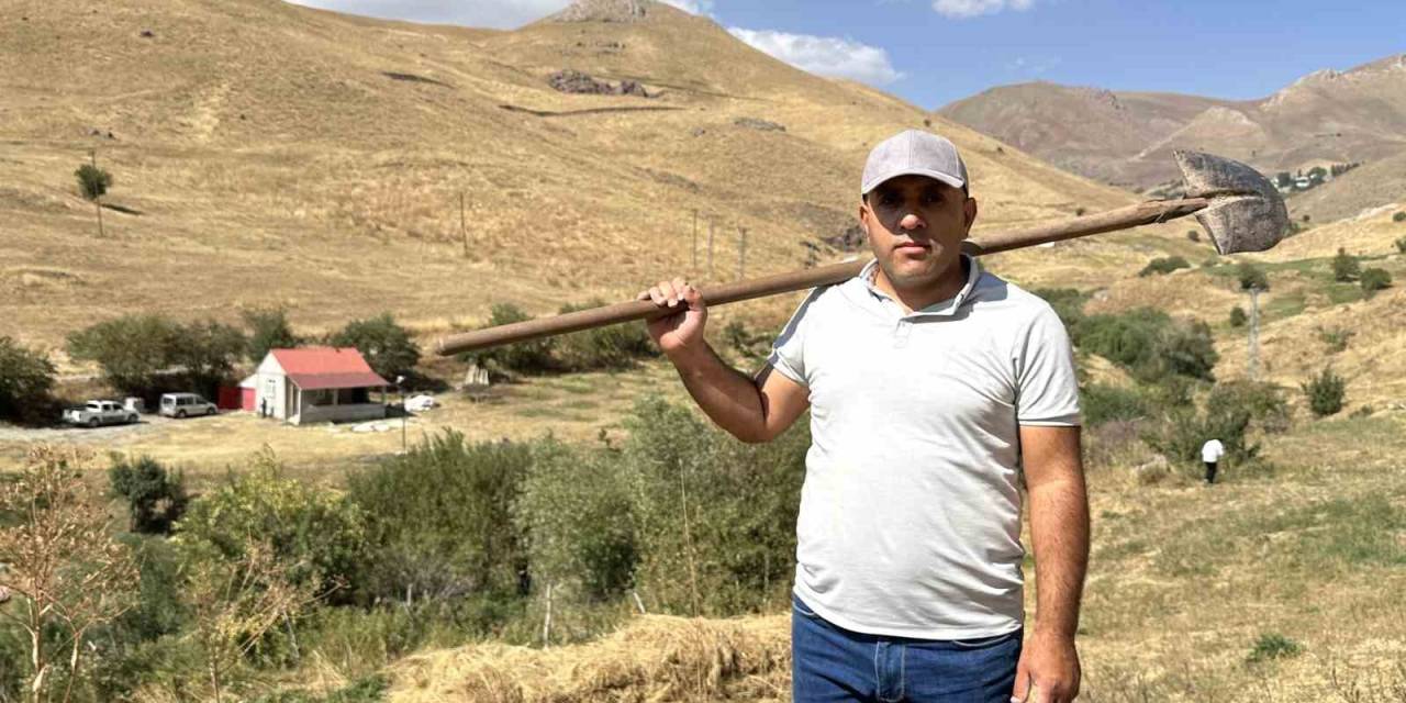 Hem Öğretmen Hem Çiftçi