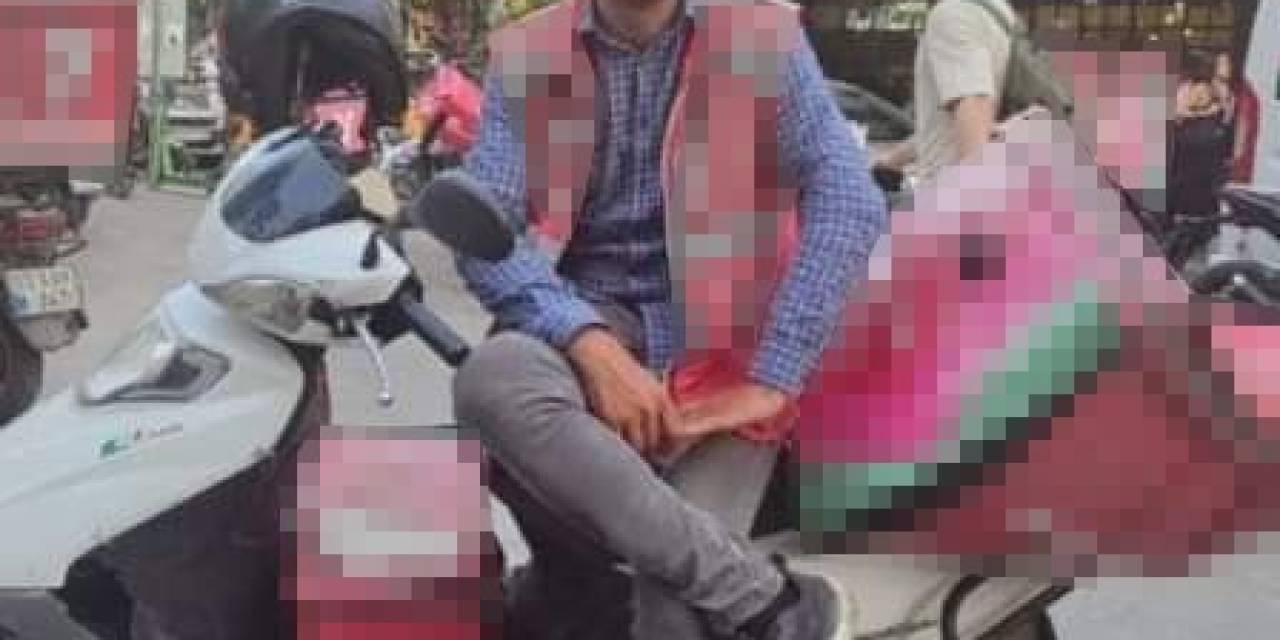 Park Halindeki Kamyona Çarpan Motokurye Hayatını Kaybetti