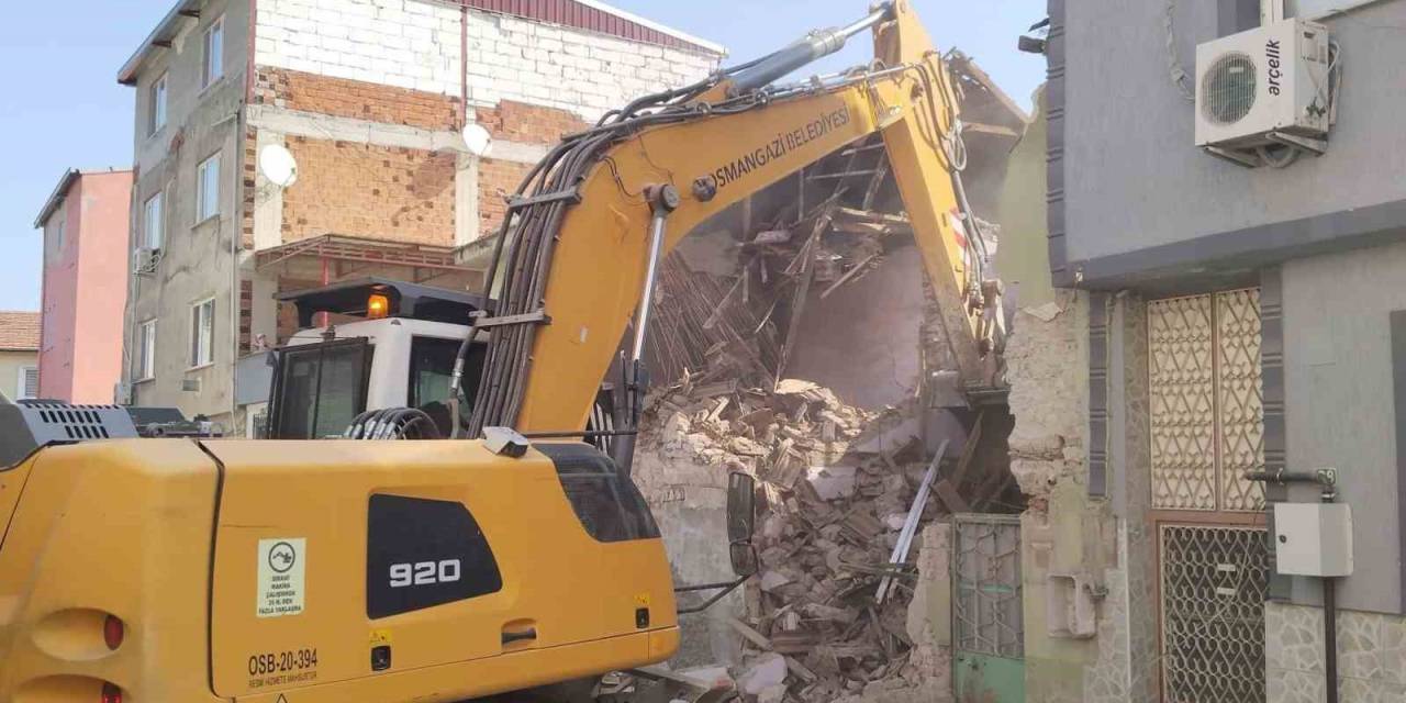 Osmangazi’de Metruk Bina Temizliği