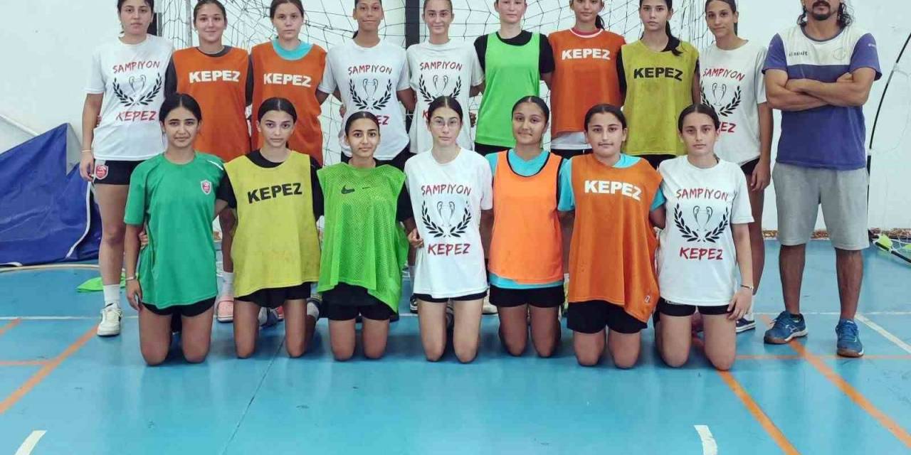 Kepez’in Hentbolcuları 1. Lig’e Hazırlanıyor