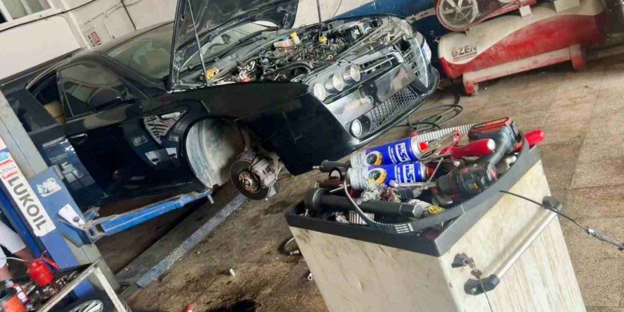 Otomobilde Geldikleri 5 Yıldızlı Otelden Çekiciyle Çıktılar