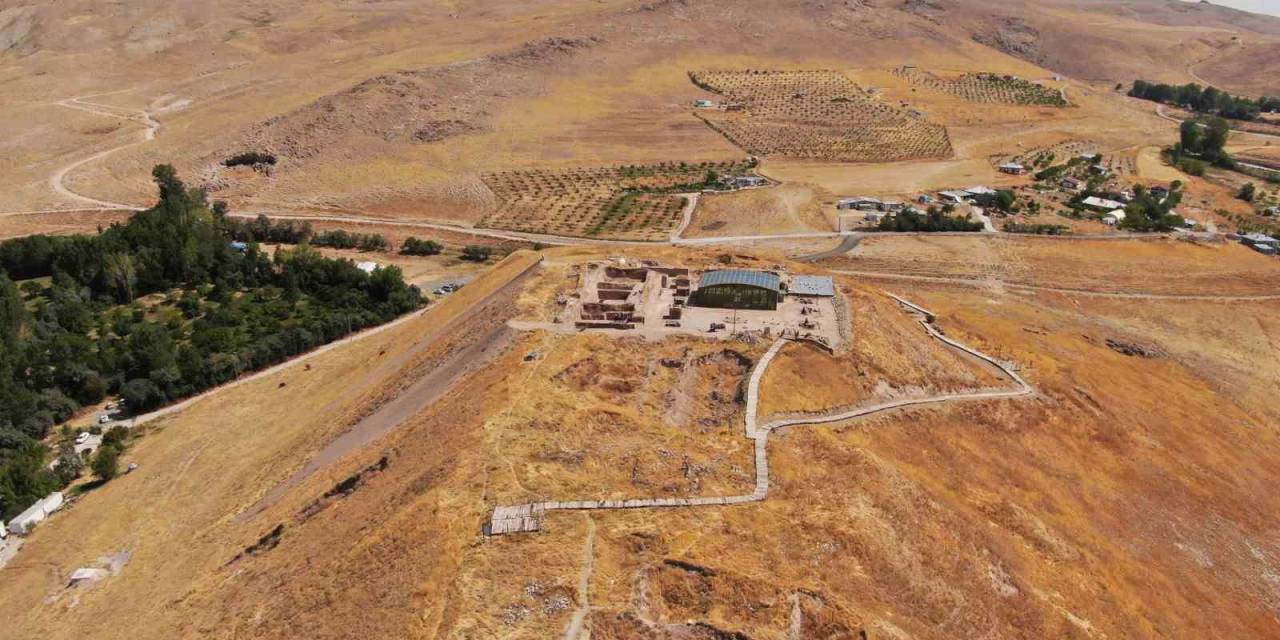 Urartu Tarihine Işık Tutuna 36 Yıllık Kazı