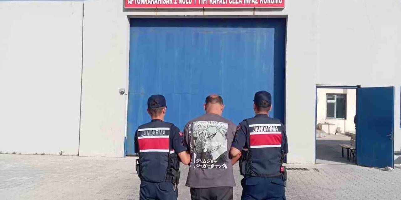 21 Ayrı Suç Kaydı Bulunan Ve Hapis Cezası İle Aranan Şahsı Jandarma Yakaladı