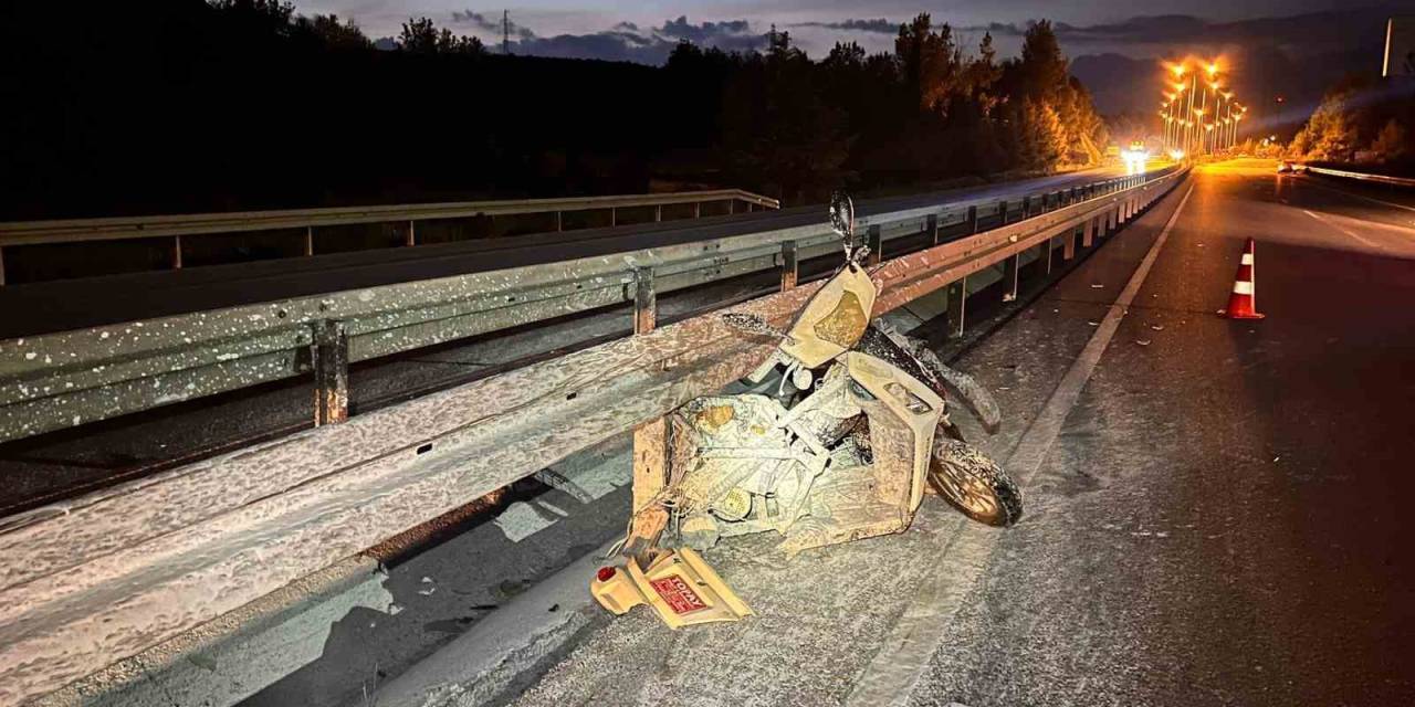 Burdur-antalya Kara Yolunda Elektrikli Motosiklete Otomobil Çarptı: 1 Yaralı