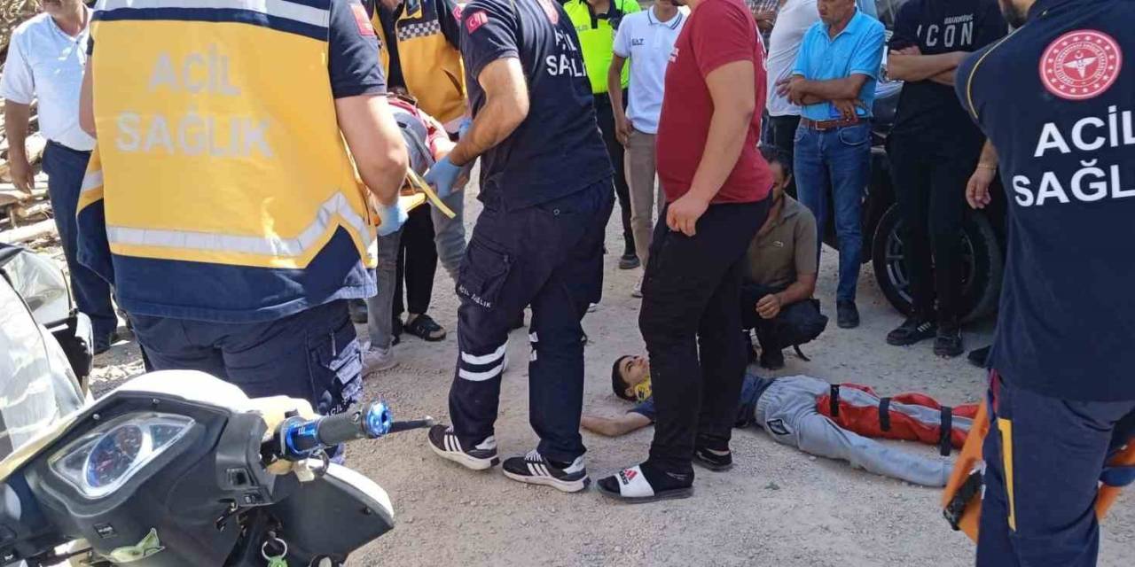 Motosiklet Ve Otomobil Çarpıştı: 2 Yaralı