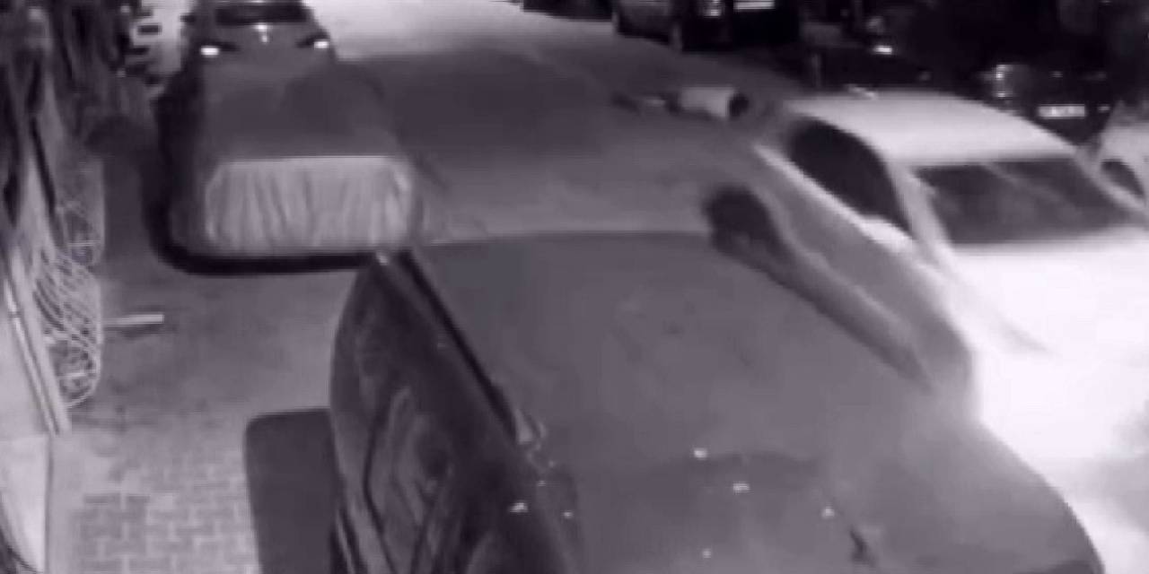 Esenyurt’ta Bir Kişiyi Süratle Giden Arabadan Sokağa Attılar