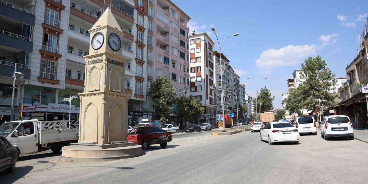 Pazarcık’taki Saat Kulesi 19 Aydır 4.17’yi Gösteriyor