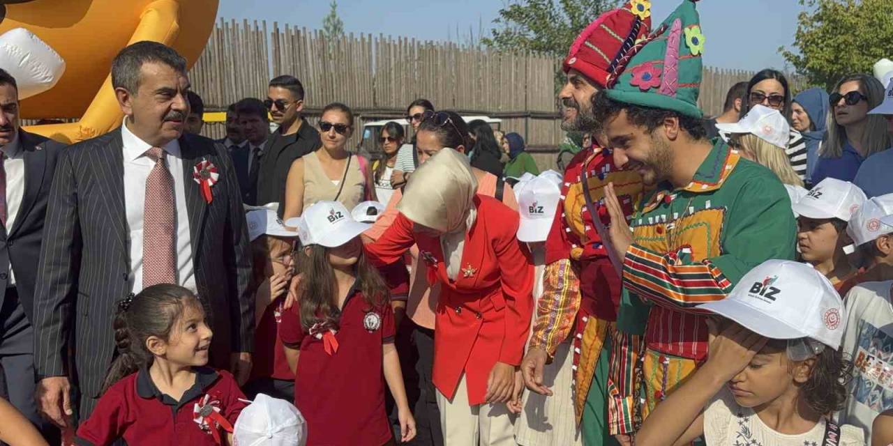 Bakan Tekin Ve Bakan Göktaş, Biz Projesi’nin Tanıtımına Katıldı