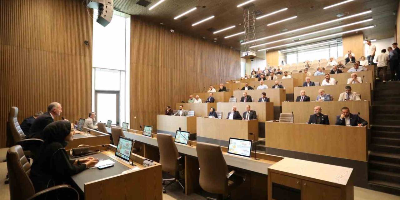 İnegöl Belediyesi’nin 5 Yıllık Yol Haritası Meclisten Geçti