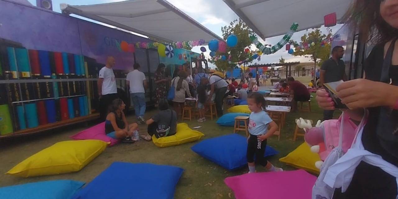 Bilecik Gezici Kütüphane Otobüsü Çanakkale’de Yerini Aldı