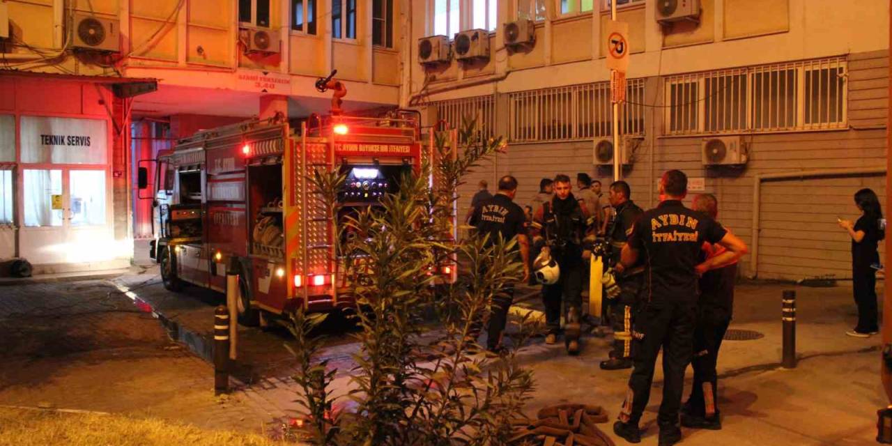 Güç Kaynağından Çıkan Yangın, Hastanede Paniğe Sebep Oldu