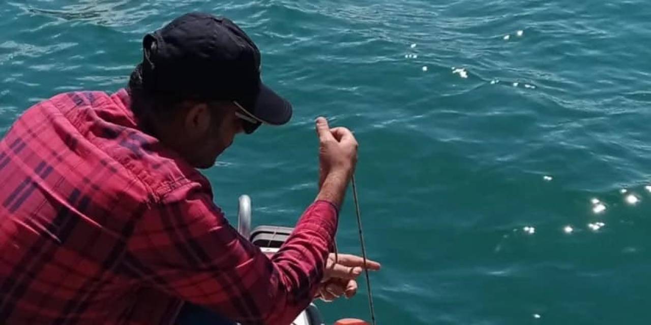 Elazığ’da Karakaya Barajında Örnekleme Çalışmaları Sürüyor