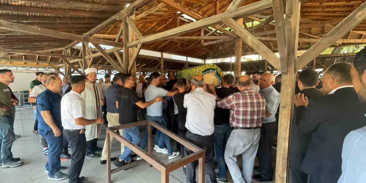 Trafik Kazasında Hayatını Kaybeden Belediye Başkanının Yeğeni Toprağa Verildi
