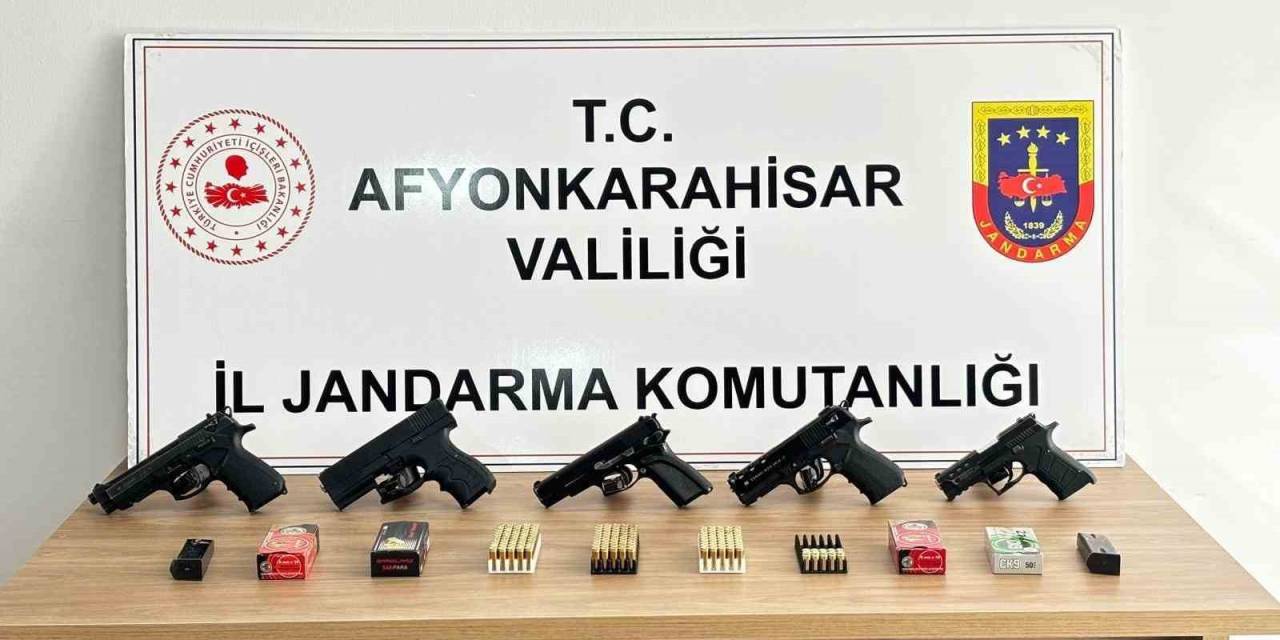 Düğünde Havaya Ateş Açan Magandalar Silahlarıyla Birlikte Yakalandı