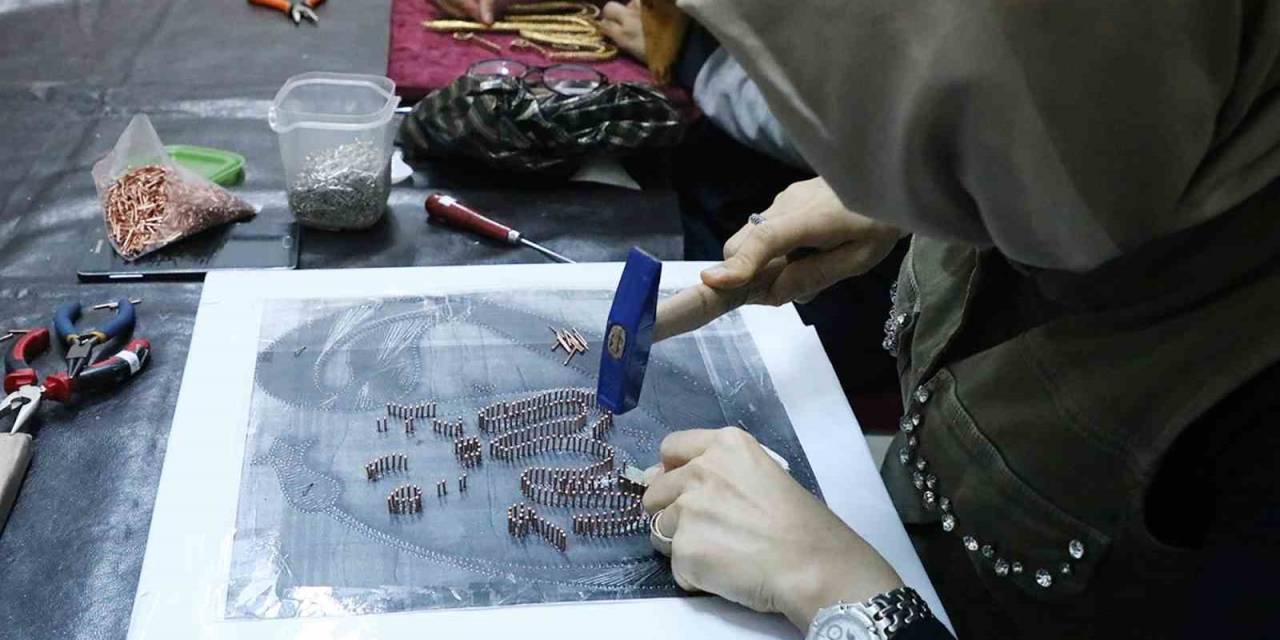 Yüzlerce Kişi Büyükşehir Samek’le Koluna ‘Sanat’ Bileziğini Taktı