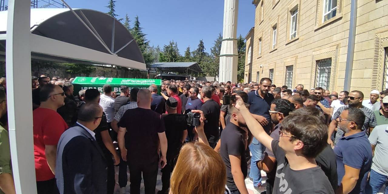 Isparta’da Tekme Ve Sopalarla Darp Edilen Genç, Hastanede Hayatını Kaybetti