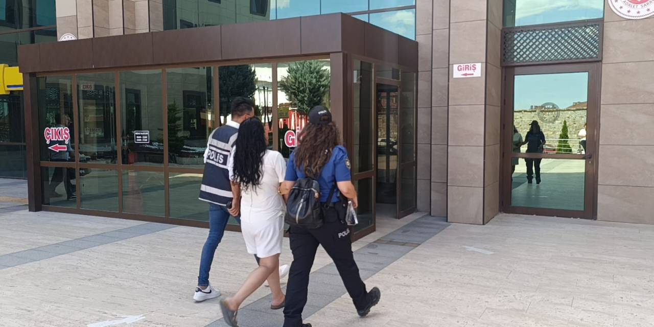 Polisten Saklanan Hırsız Neredeyse Ölüyormuş