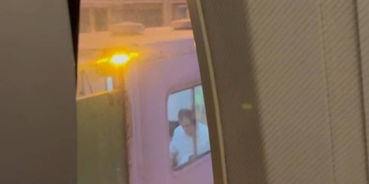 Elazığ’da Hareketlenmeye Hazırlanan Ajet Uçağı, Bir Yolcunun İnmek İstemesi Üzerine Geri Döndü