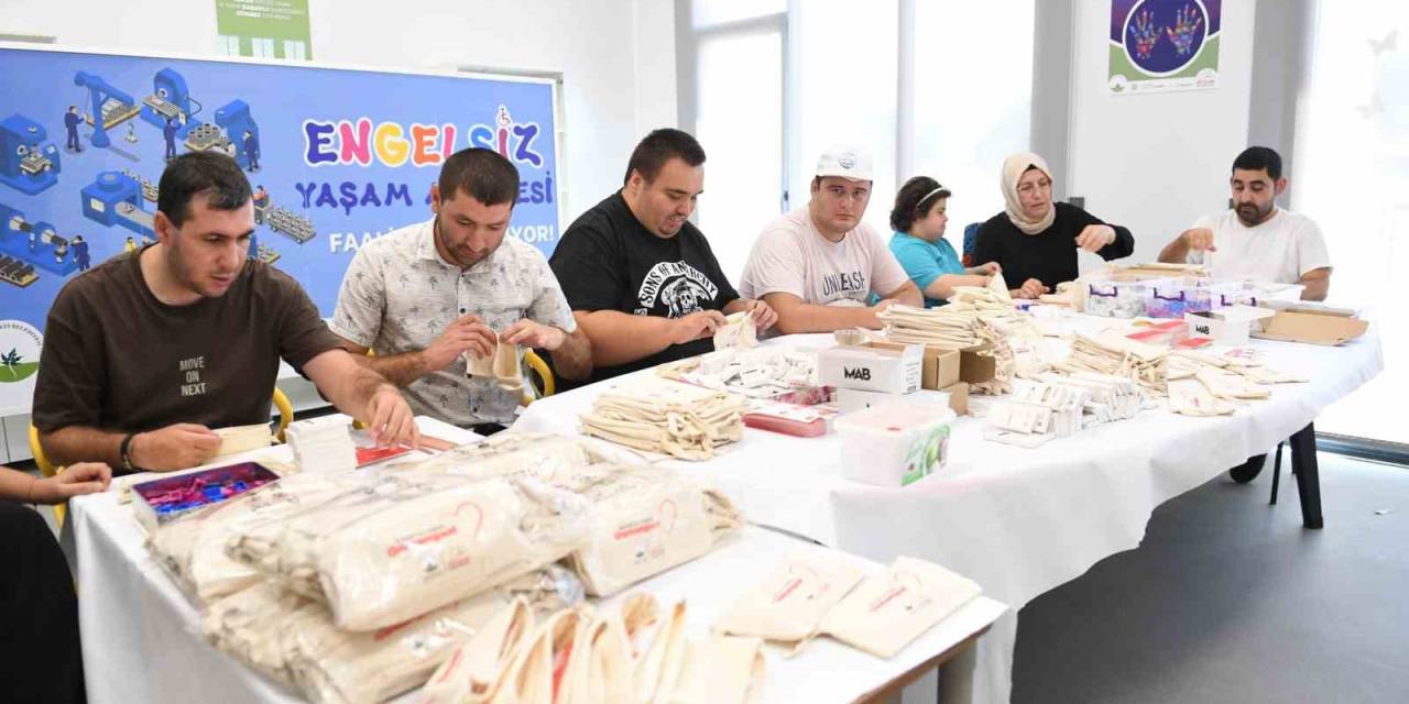 Engelli Bireylerden Birinci Sınıf Öğrencileri İçin Sürpriz