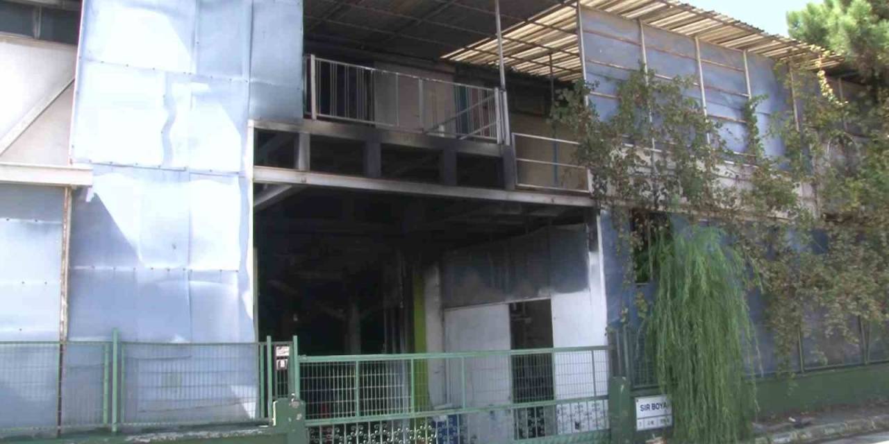 Tuzla’da Boya Fabrikasında Yangın: 1 İşçi Yaralandı