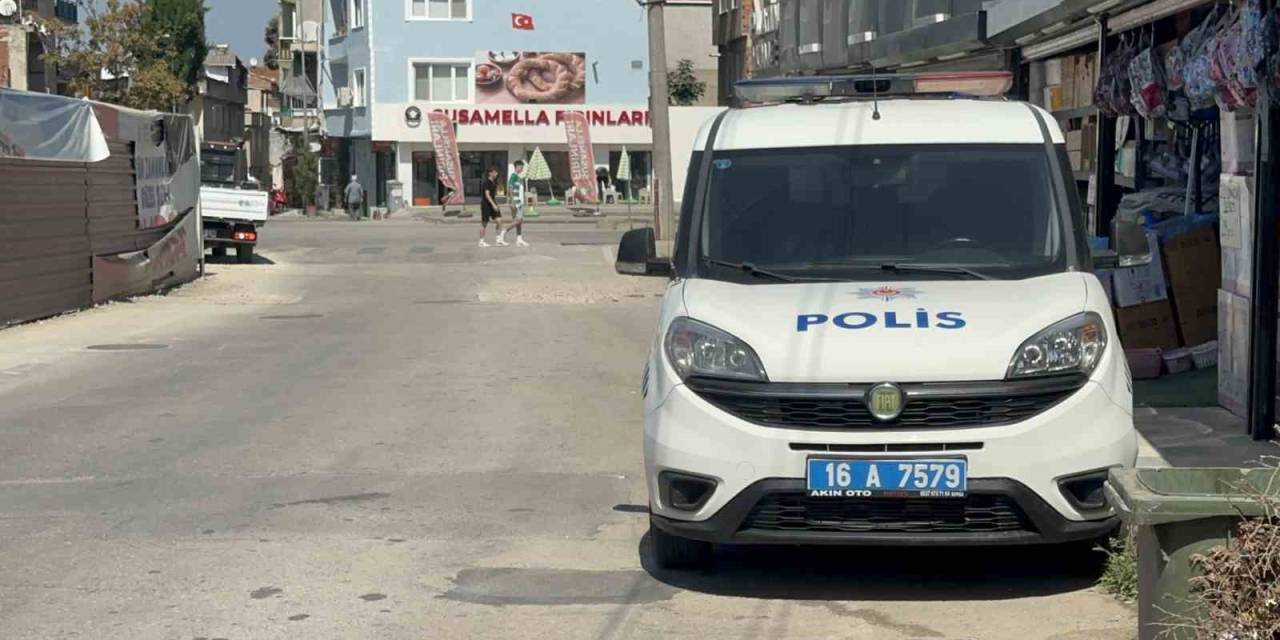 Bursa’da Silahlı Kavga: Mermiler Fotoğrafçı Dükkanına İsabet Etti
