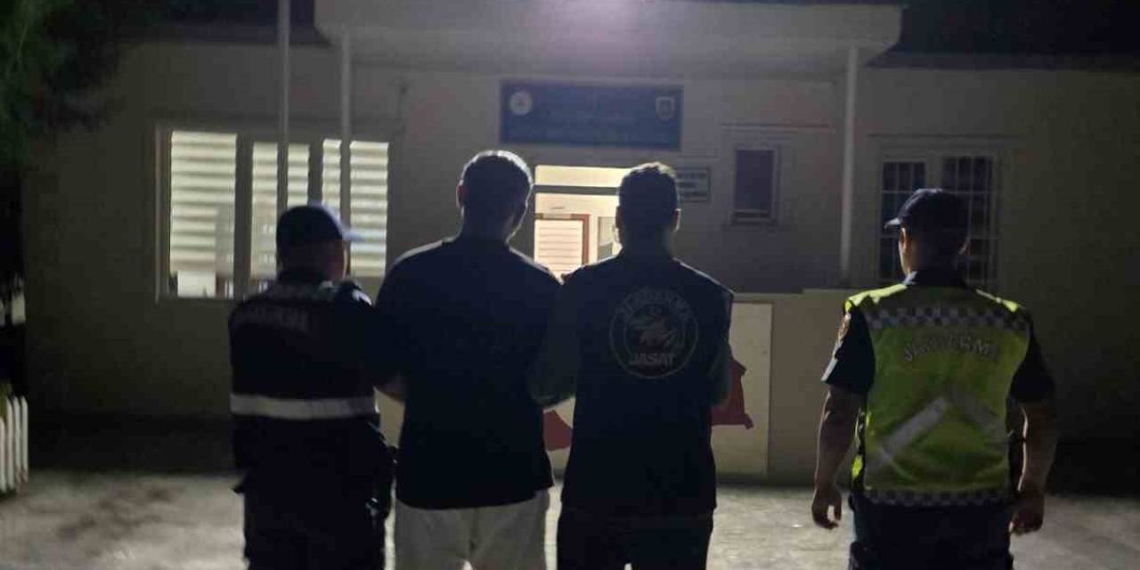Finike’de 21 Yıl 4 Ay Hapis Cezasıyla Aranan Şahıs Yakalandı
