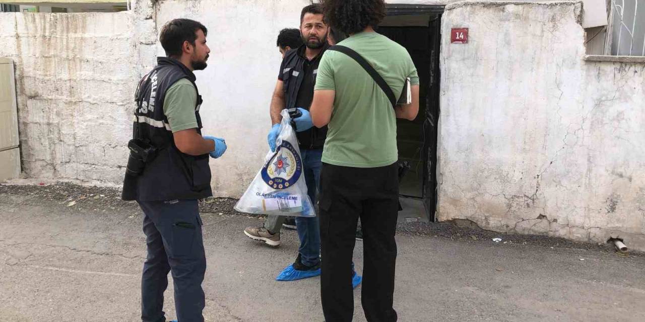 Yalnız Yaşayan Kadın Evinde Ölü Bulundu