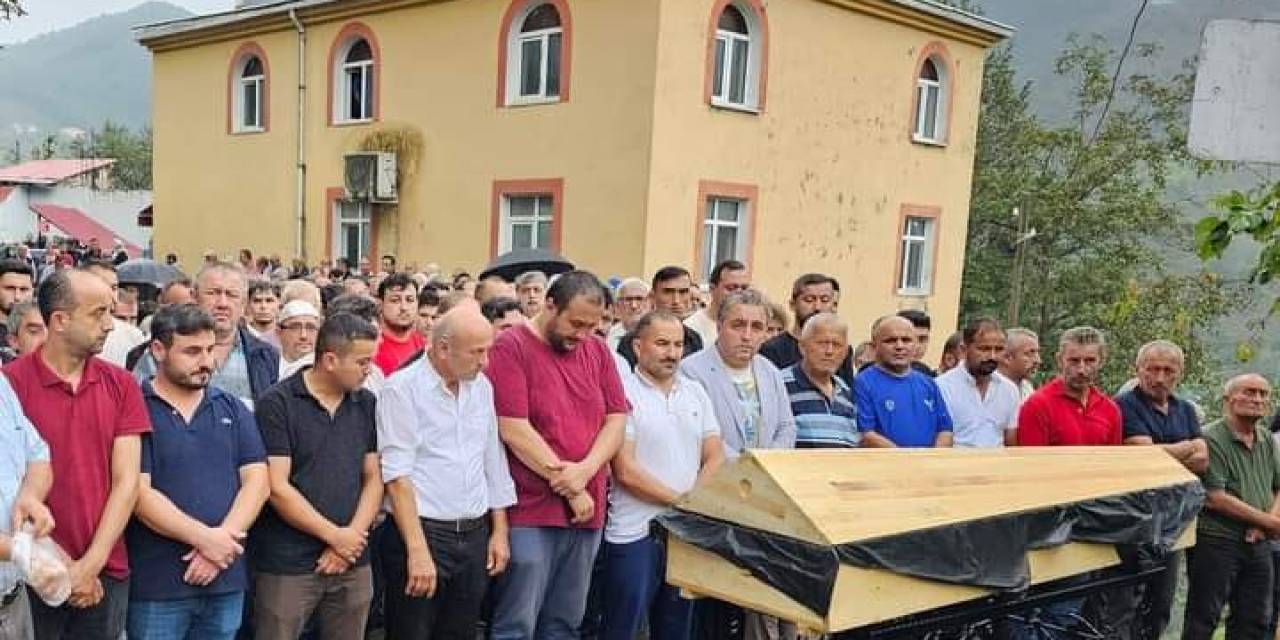 Düğün Hazırlığı İçin Geldiği Memleketinde Trafik Kazasında Hayatını Kaybetti