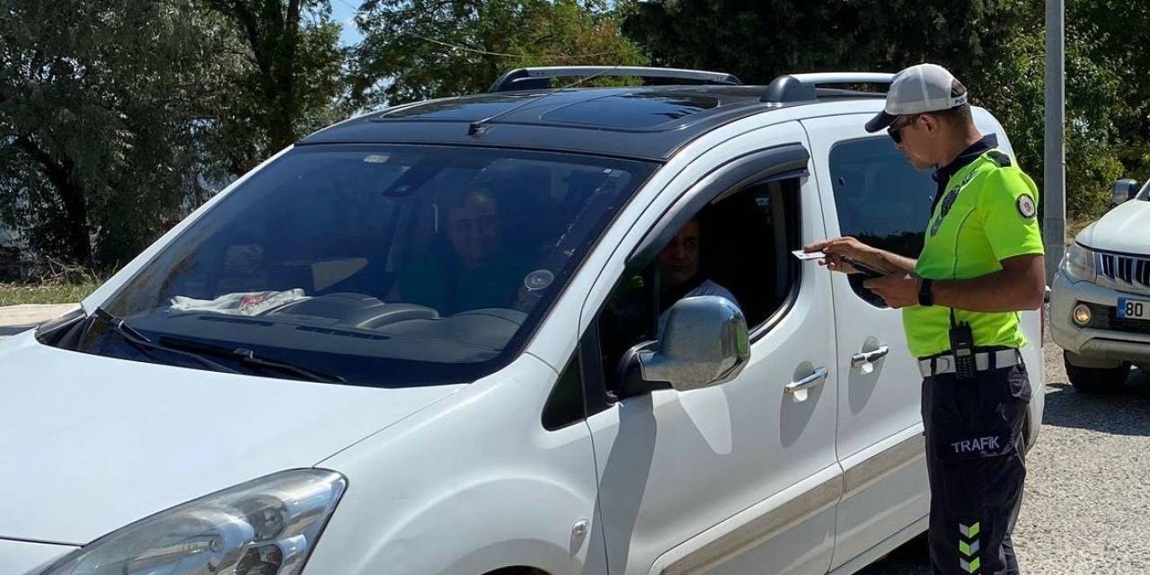 Bilecik’te 53 Araç Sürücüsüne 144 Bin 402 Tl Trafik İdari Para Cezası