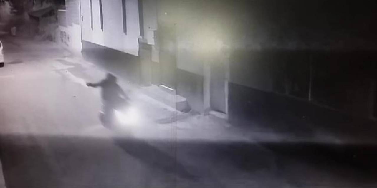 Eve Silahlı Saldırı Düzenlerken Kameralara Yansıdı, Seyhan Polisi Yakaladı