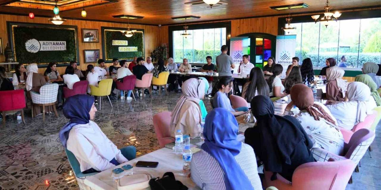 Başkan Tutdere, Üniversiteyi Kazanan 65 Öğrenciyle Bir Araya Geldi