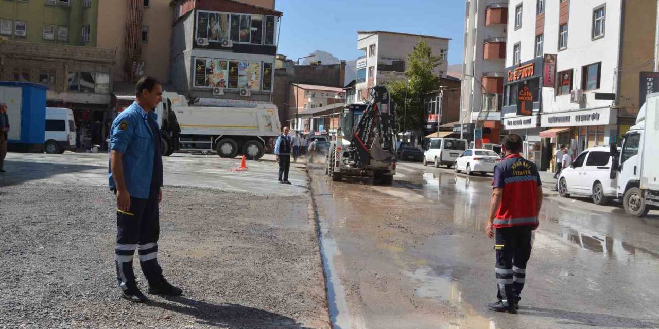 Hakkari’de İşportacılar Kendilerine Ayrılan Alanda Çalışacak