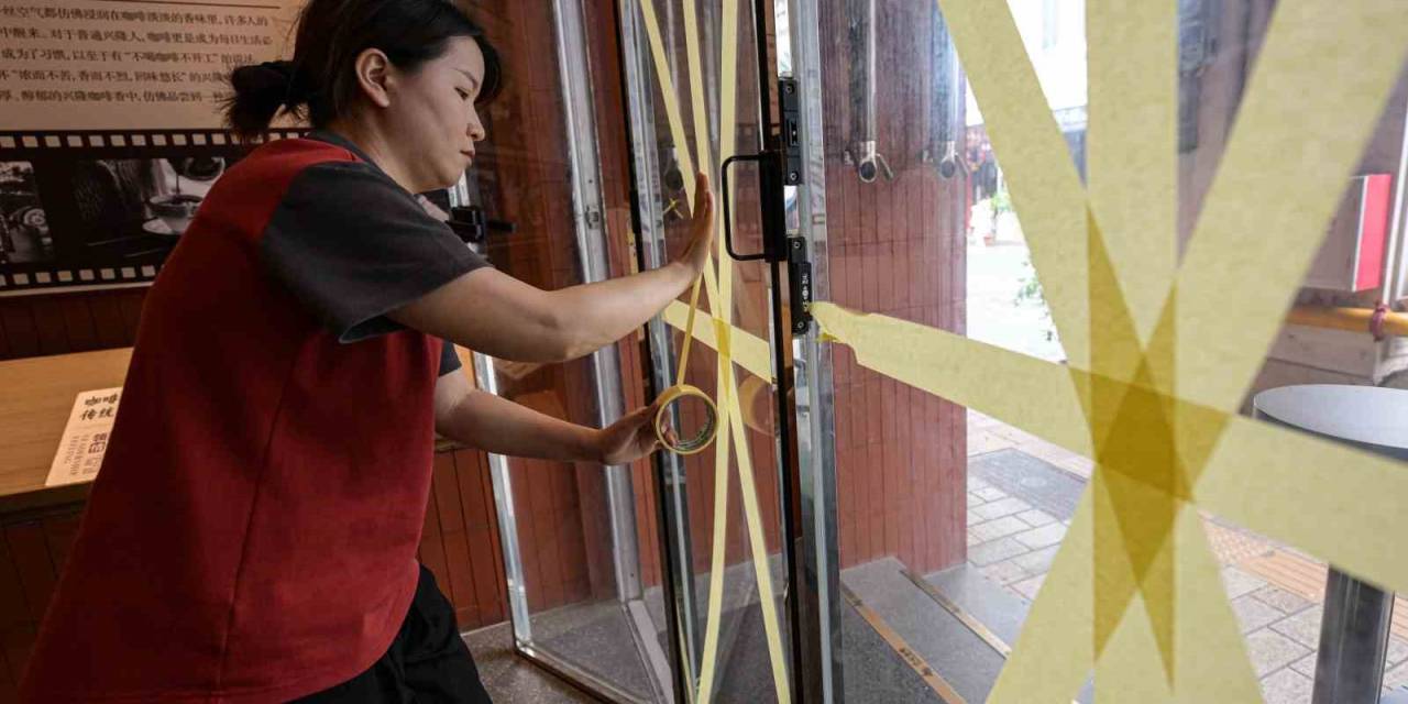 Çin’i Süper Tayfun Yagi Vurdu: 2 Ölü