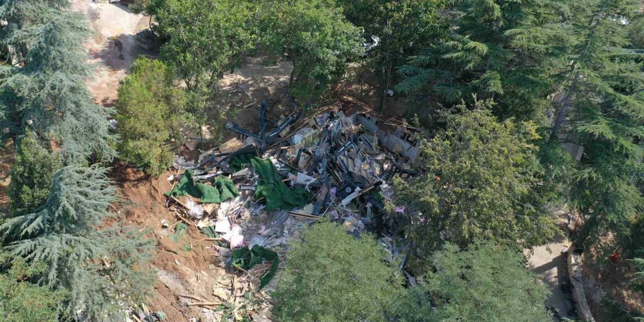 Üsküdar’ın Vaniköy Semtindeki Kaçak Villanın Yıkımı Tamamlandı