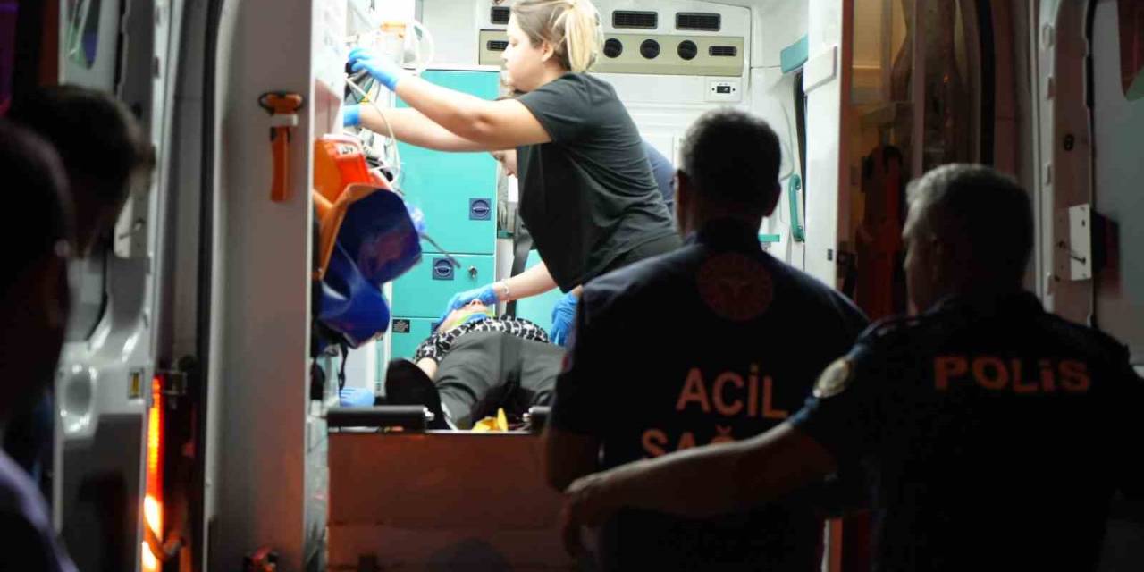 Edirne’de Otomobilde Sıkışanları Kurtarmak İçin Seferber Oldular