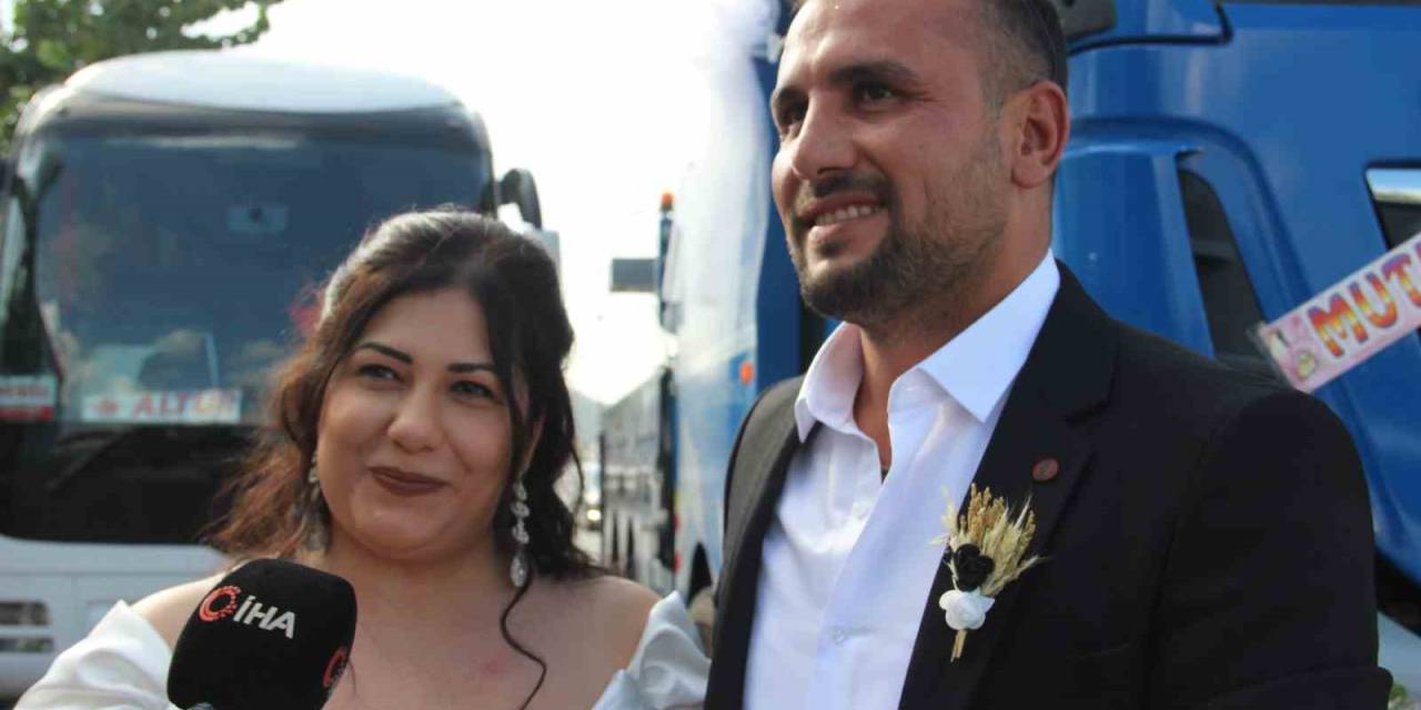 Damat, Gelini Nikah Masasına Vinçle Getirdi