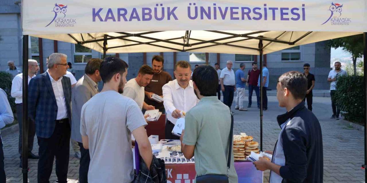 Rektör Kırışık Öğrencileri Karşıladı