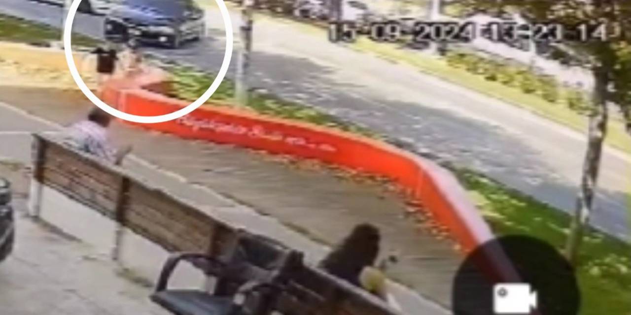 Bankta Oynayan Çocukların Bulunduğu Yere Otomobil Çarptı: 2 Yaralı