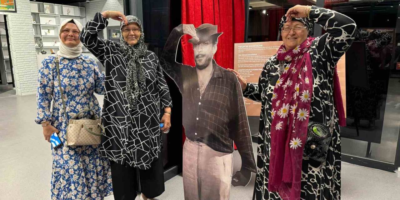 Yeşilçam Nostaljik Film Afişleri Sergisi’ne Yoğun İlgi