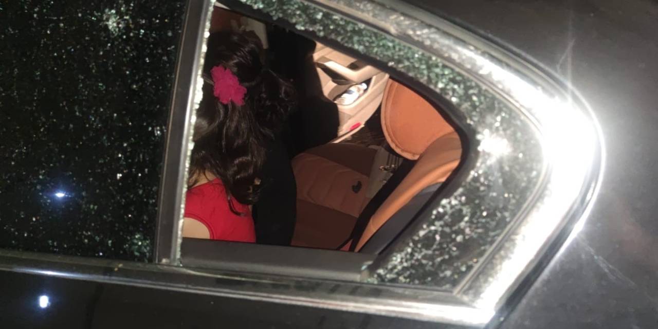 Diyarbakır’da İçinde Çocuklarında Olduğu Araçlar Husumetlileri Tarafından Silahlı Saldırıya Uğradı