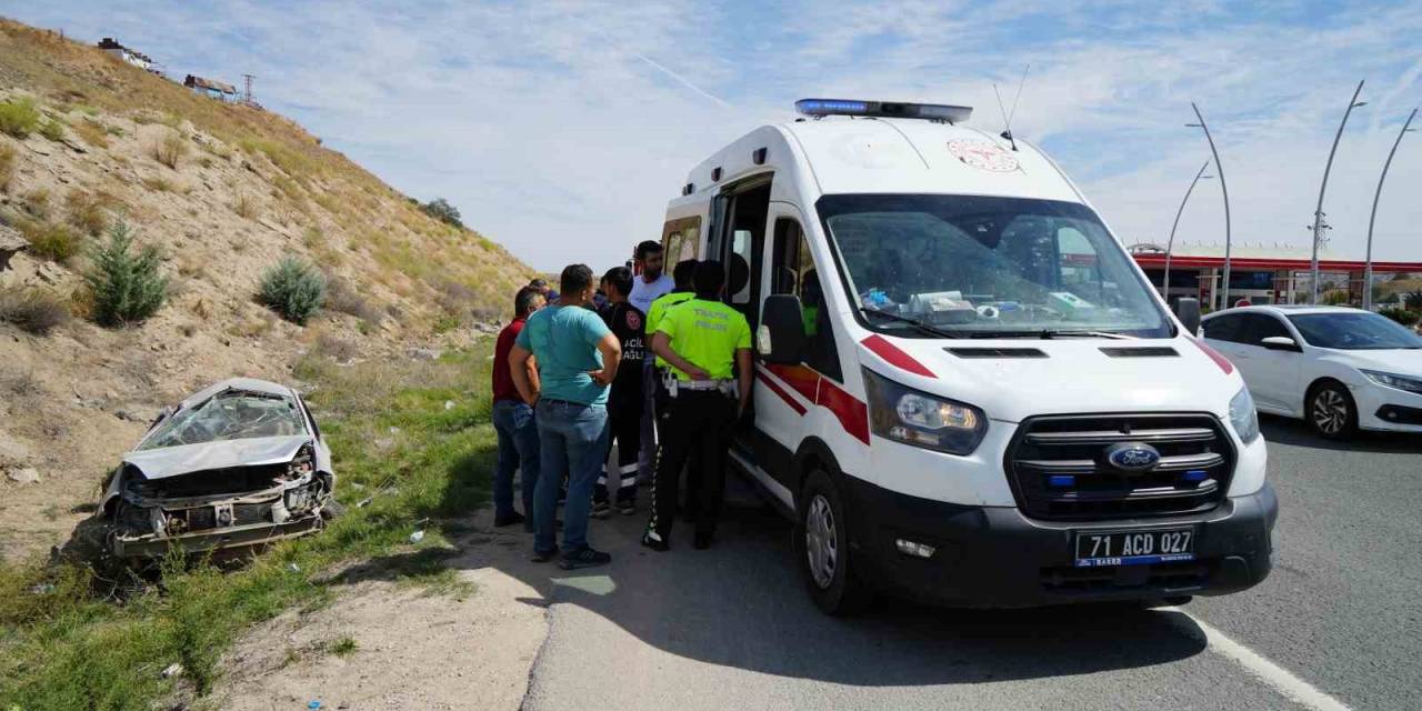 Takla Atan Otomobil Hurdaya Döndü: 3 Yaralı