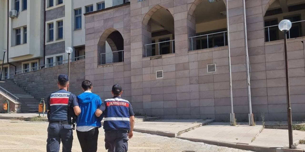 Yozgat’ta Şantaj Ve Taciz Suçlarından Aranan Firari Yakalandı
