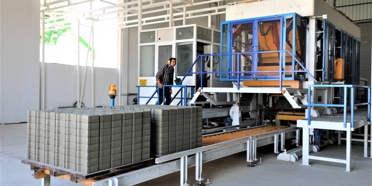 Karatay Belediyesi Beton Elemanları Üretim Tesisi Fabrika Gibi