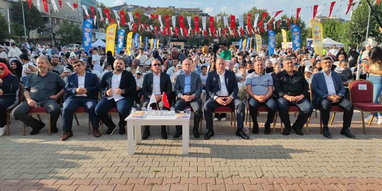 Sultangazi Belediyesi’nin Düzenlediği 3. Toplu Sünnet Şöleninde Bin 200 Çocuk Sünnet Oldu
