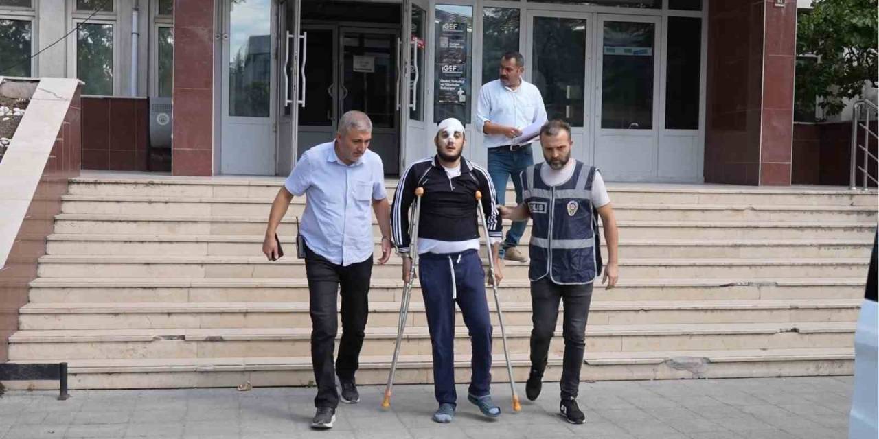 Bıçakladığı Babası Ambulansta Kalp Krizinden Öldü: Zanlı Adliyeye Sevk Edildi