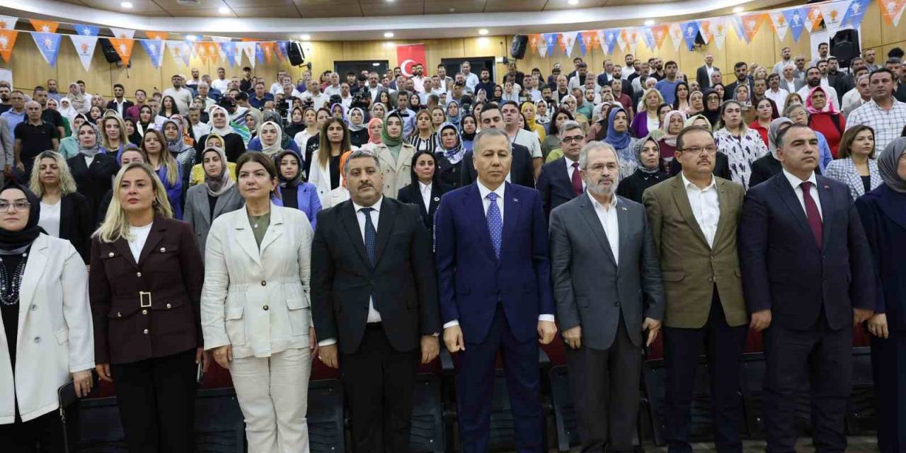 Bakan Yerlikaya: "Diyarbakır’da Tüm Terör Örgütlerine Yönelik 3 Bin 671 Operasyon Gerçekleştirdik, 10 Terörist Etkisiz Hale Getirildi, 831 Şahıs Gözaltına Alındı"