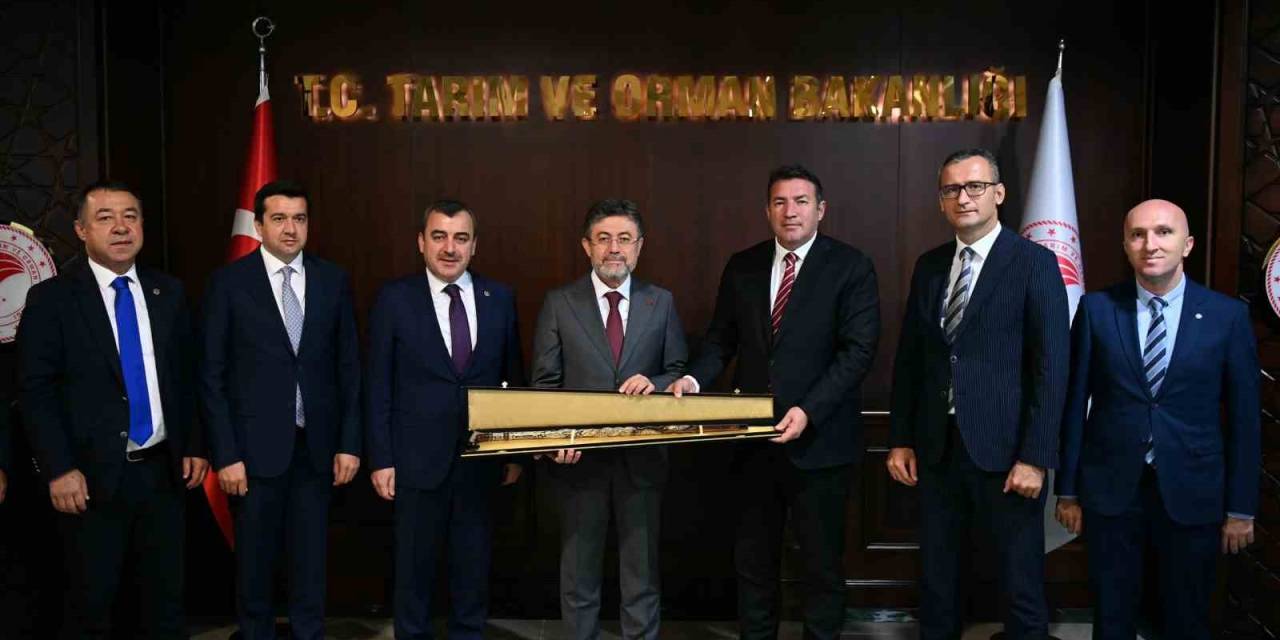 Başkan Ulupınar Ankara’da Bakanlar İle Bir Araya Geldi