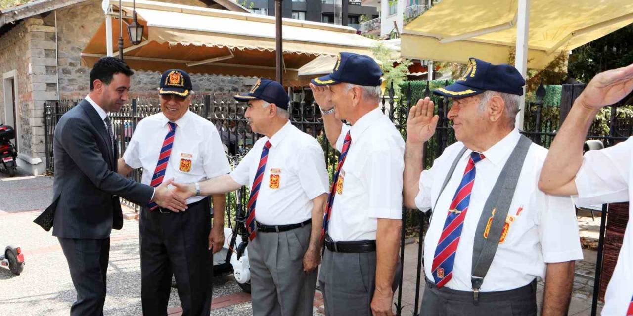 Başkan Önal: "Gazilerimize Ve Şehitlerimize Minnet Borçluyuz"