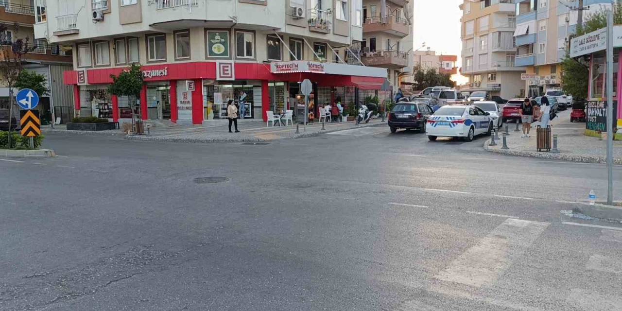 Antalya’da Motosiklet İle Elektrikli Bisiklet Çarpıştı: 2 Yaralı